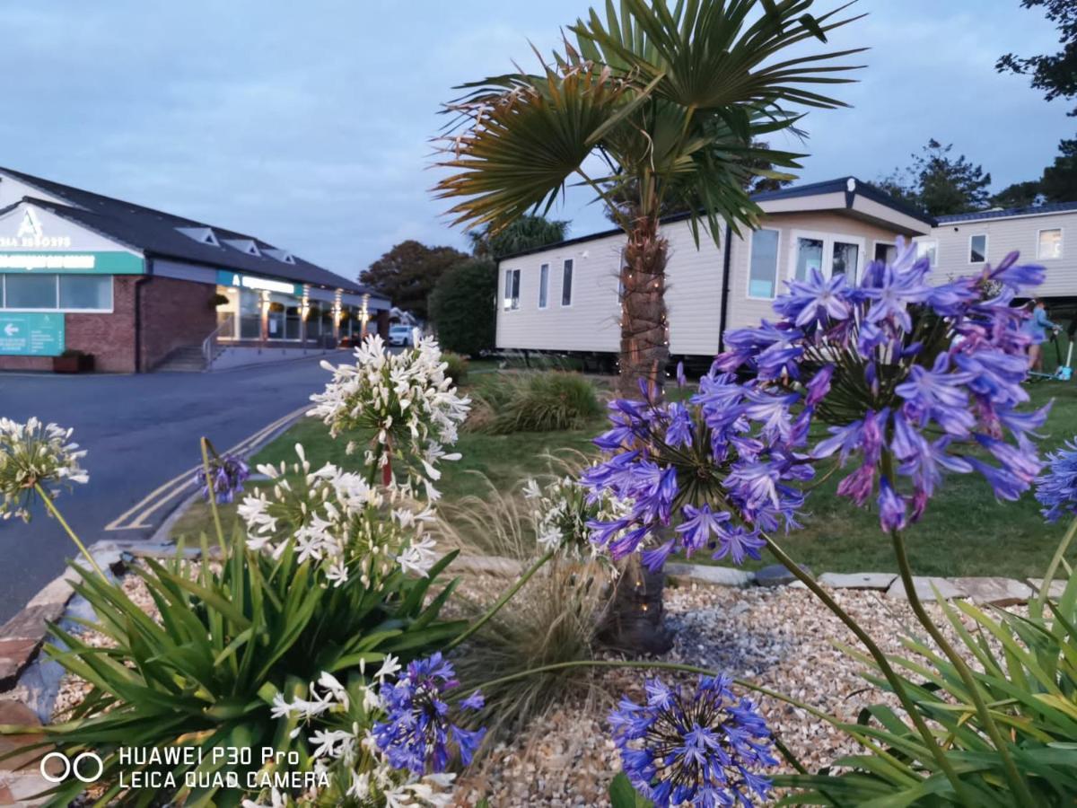 Newquay Buy Resort Holiday ภายนอก รูปภาพ